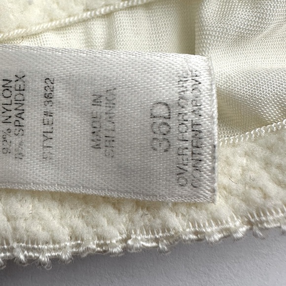 Victoria's Secret Vintage Ivory Lace Unlined Underwire Bra Size 36D - Picture 4 of 5